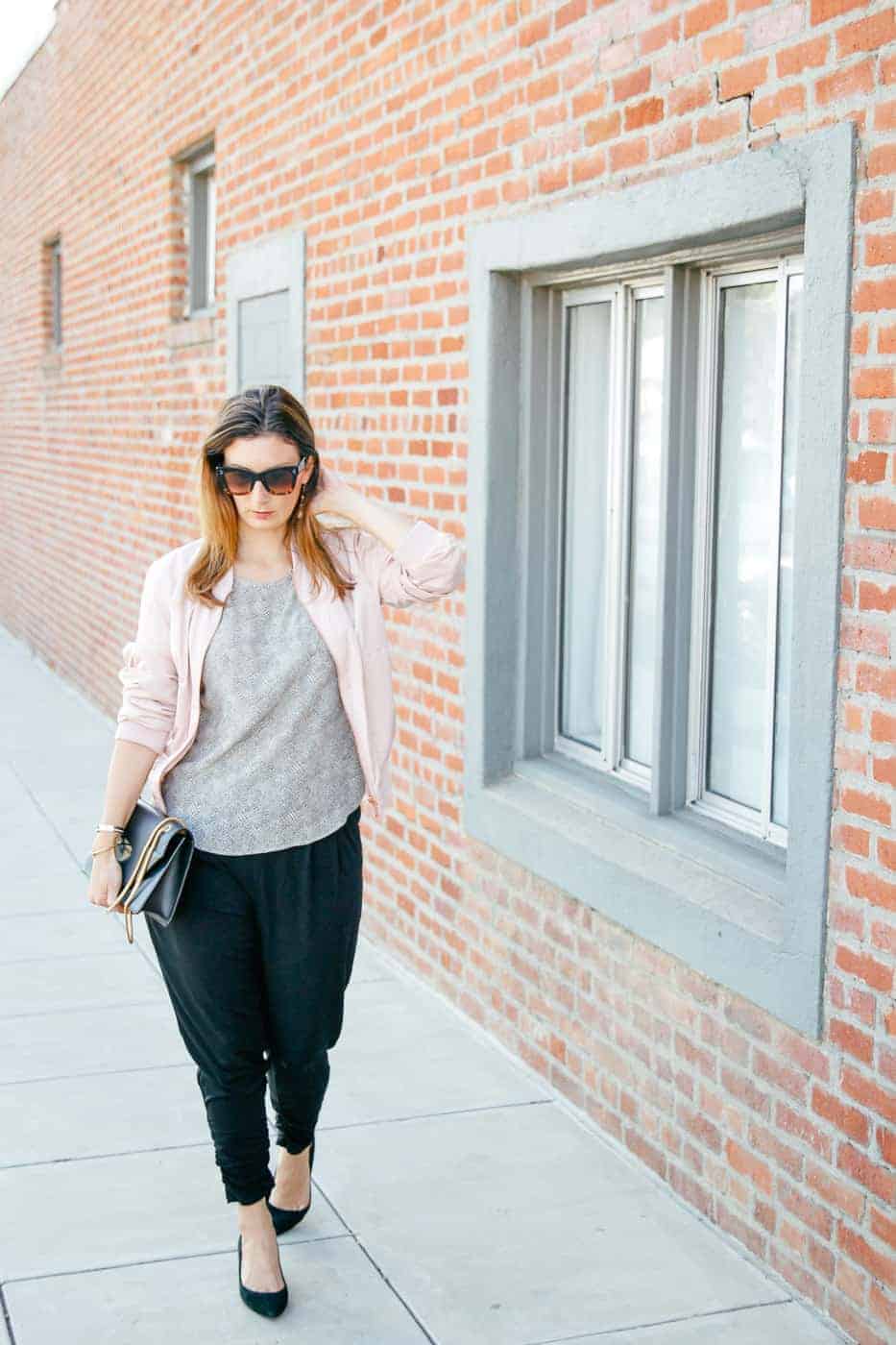 dressy sweatpants travel outfit-2