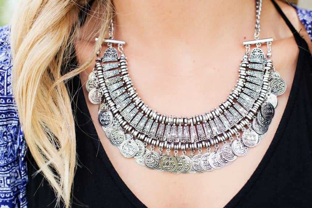 How To Keep Necklaces From Tangling: The Best 15 Tricks