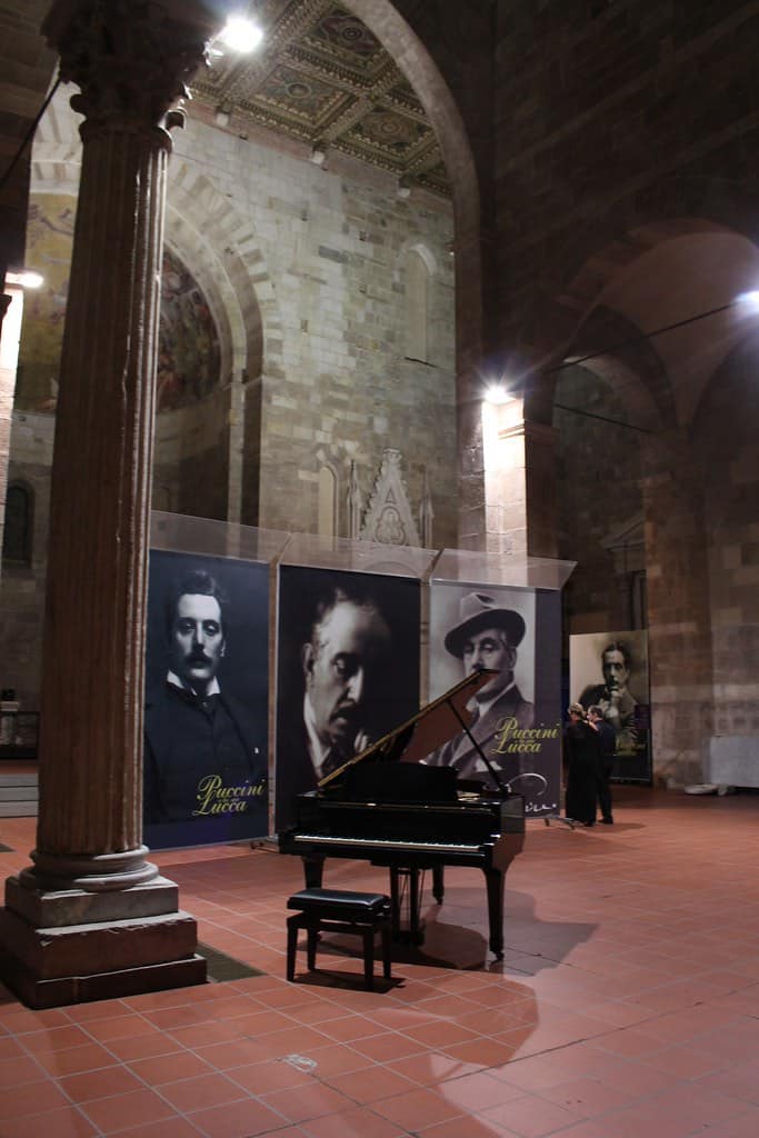 inside a Puccini concert