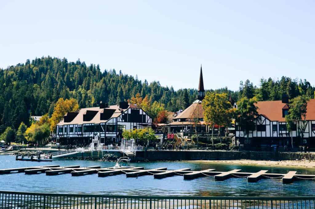 A mountain town in California on a scenic lake