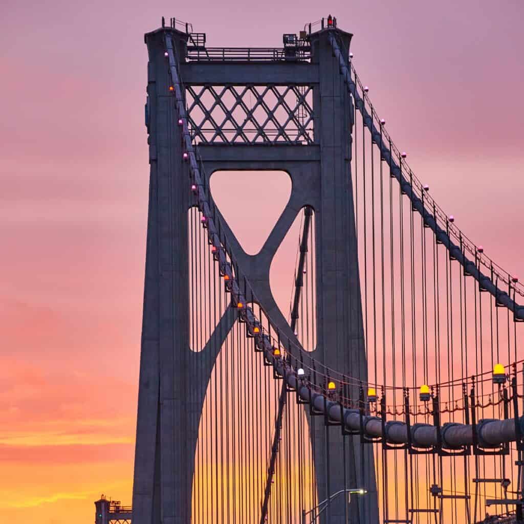Golden gat bridge at sunset.
