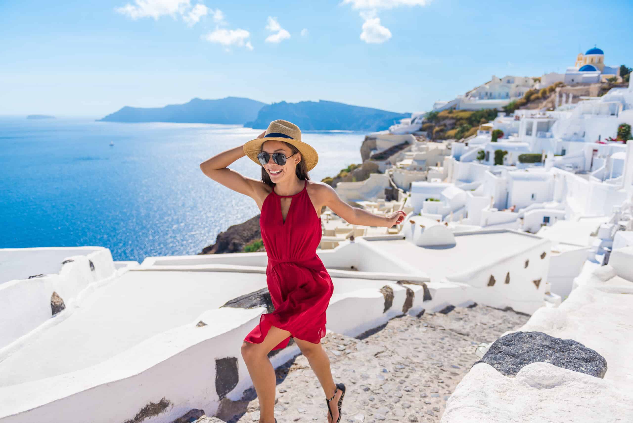 The Best Travel Outfits for Women: The Ultimate Guide to Looking
